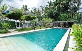 Kimana Villa
